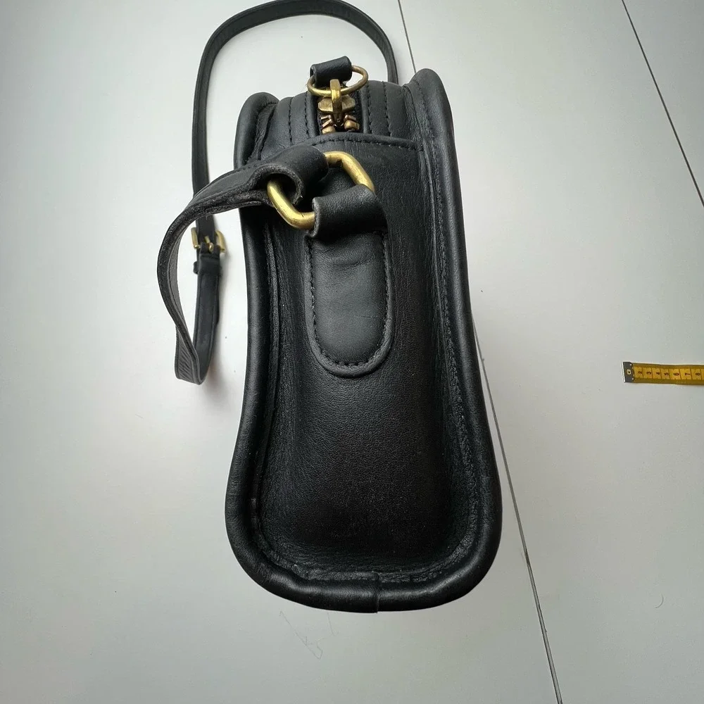 VTG Coach Metropolis Zip Bag 9087 Black Leather Brass Crossbody Y2K